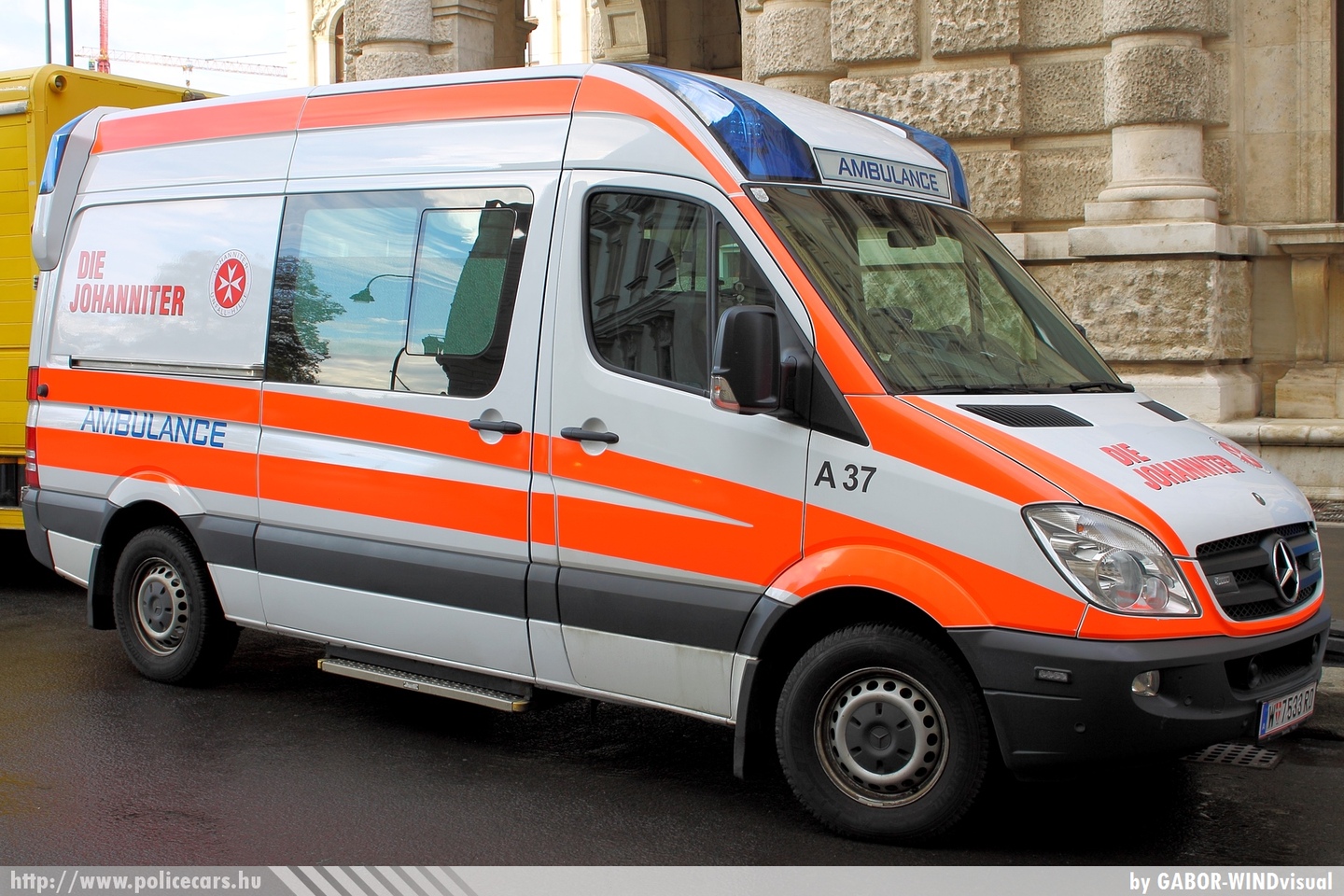 Mercedes Sprinter II, fotó: GABOR- WINDvisual
Keywords: osztrák Ausztria mentő mentőautó ambulance austrian Austria