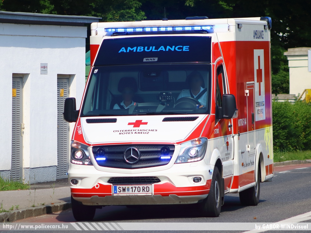 Mercedes Sprinter II facelift, Österreichisches Rotes Kreuz, fotó: GABOR-WINDvisual
Keywords: osztrák Ausztria mentő mentőautó ambulance austrian Austria