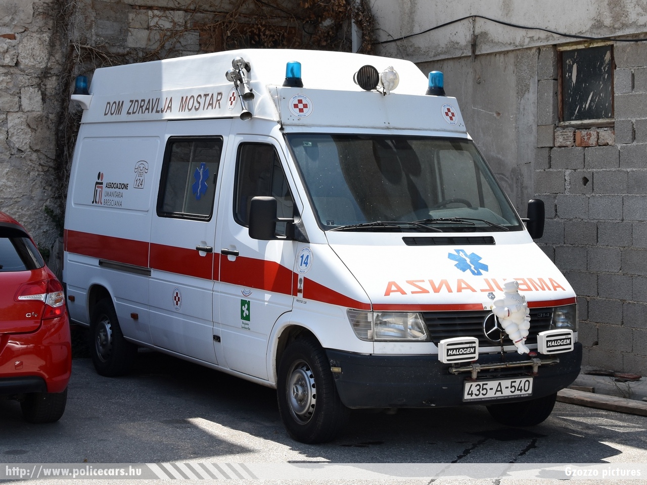 Mercedes-Benz Sprinter, Mostar, fotó: Gzozzo pictures
Keywords: Bosznia-Hercegovina mentő mentőautó bosnia bosnia-herzegovina ambulance