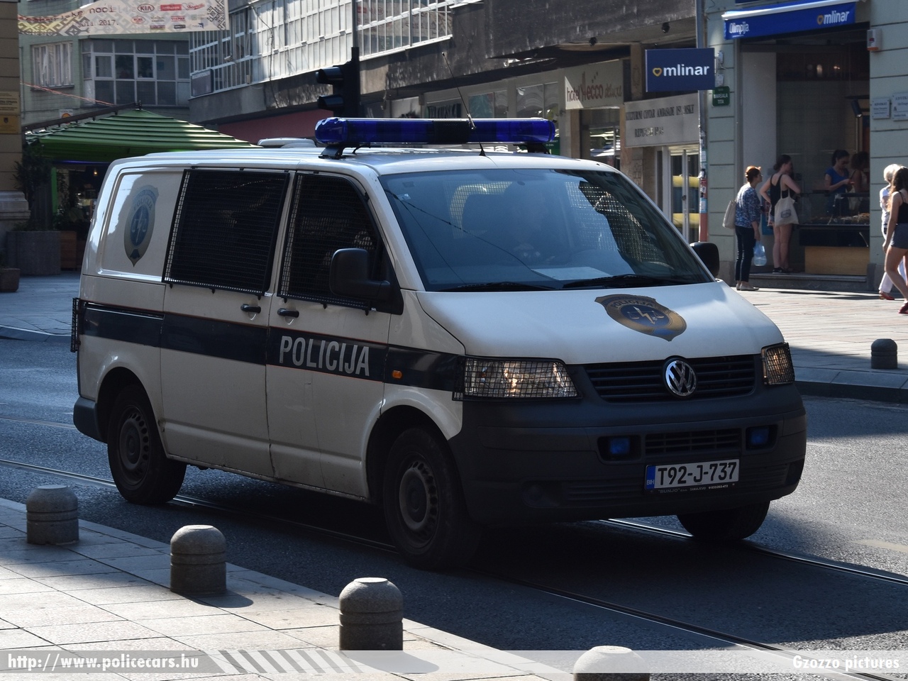 Volkswagen Transporter T5, fotó: Gzozzo pictures
Keywords: Bosznia-Hercegovina rendőr rendőrautó rendőrség bosnia bosnia-herzegovina police policecar