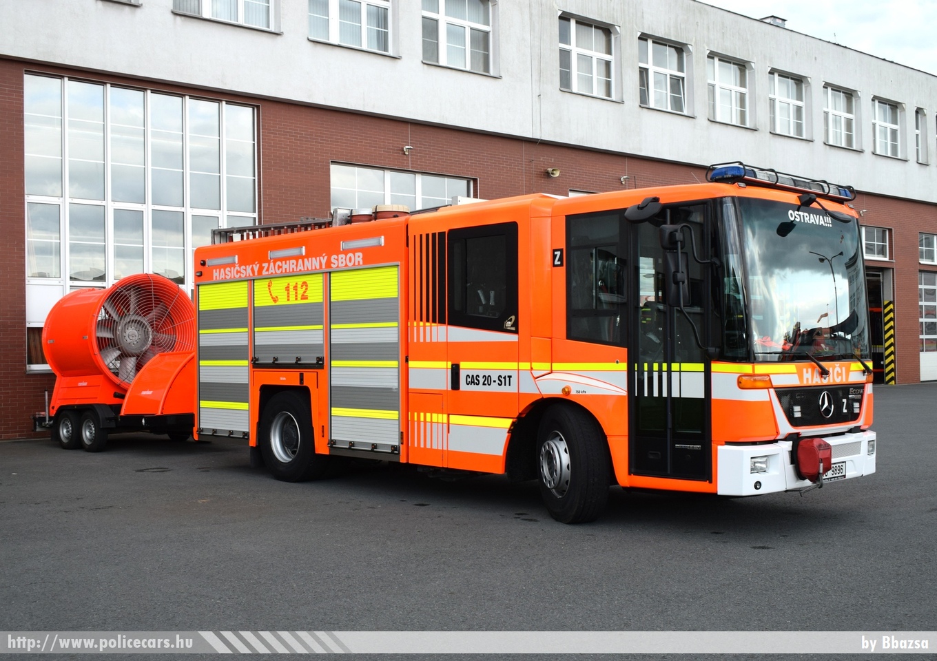 Mercedes Econic CAS 20 S1T, Ostrava, fotó: Bbazsa
Keywords: Czech cseh Csehország tûzoltó tûzoltóautó fire firetruck