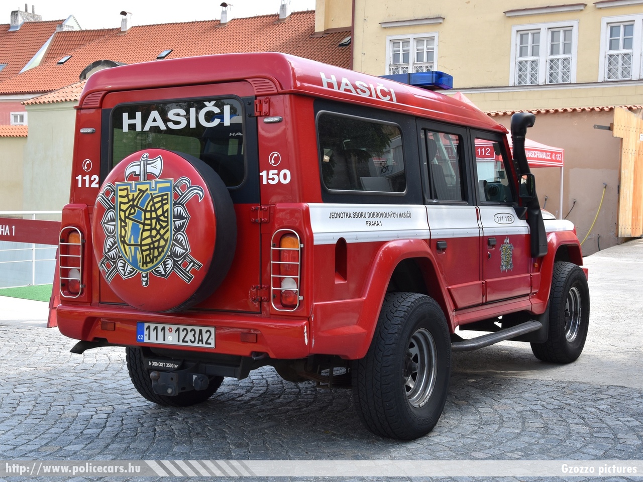 Iveco Massif, Prága, Praha SDH 1, fotó: Gzozzo pictures
Keywords: Czech cseh Csehország fire firetruck tûzoltó tûzoltóautó tûzoltóság