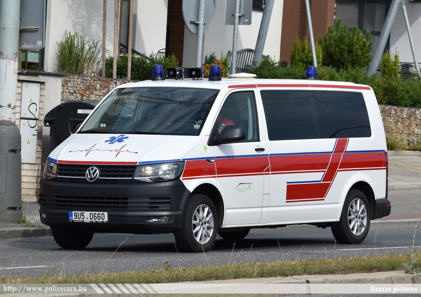 Volkswagen Transporter T6, fotó: Gzozzo pictures
Keywords: cseh Csehország czech ambulance mentő mentőautó