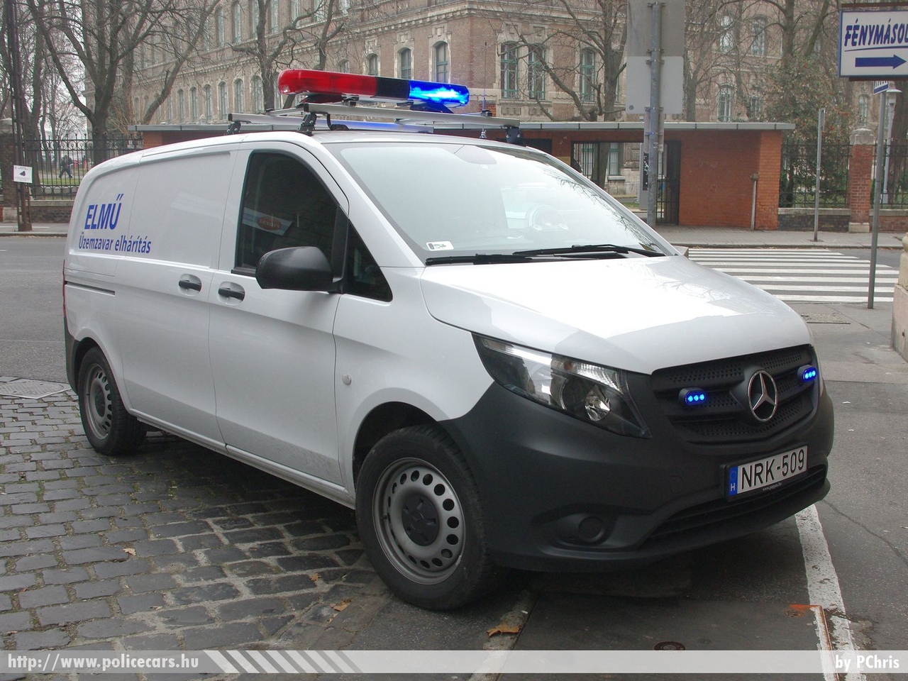 Mercedes-Benz Vito 114 Bluetec 4x4, fotó: PChris
Keywords: ELMÛ elektromos mûvek NRK-509
