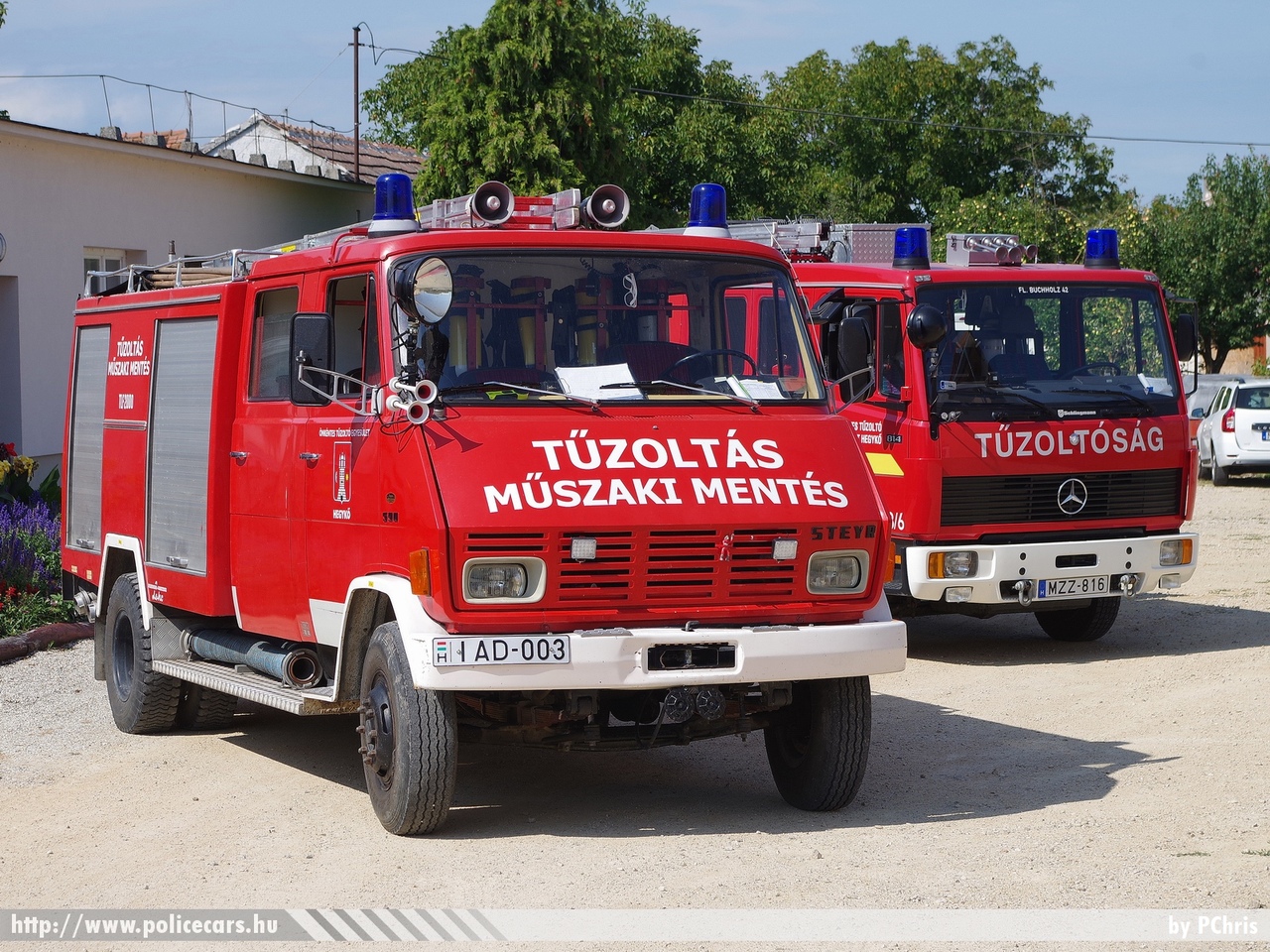 Steyr 590, Mercedes 814 LF8/6, Önkéntes Tûzoltó Egyesület Hegykõ, fotó: PChris
Keywords: tûzoltó tûzoltóautó tûzoltóság magyar Magyarország ÖTE hungarian Hungary fire firetruck IAD-003 MZZ-816