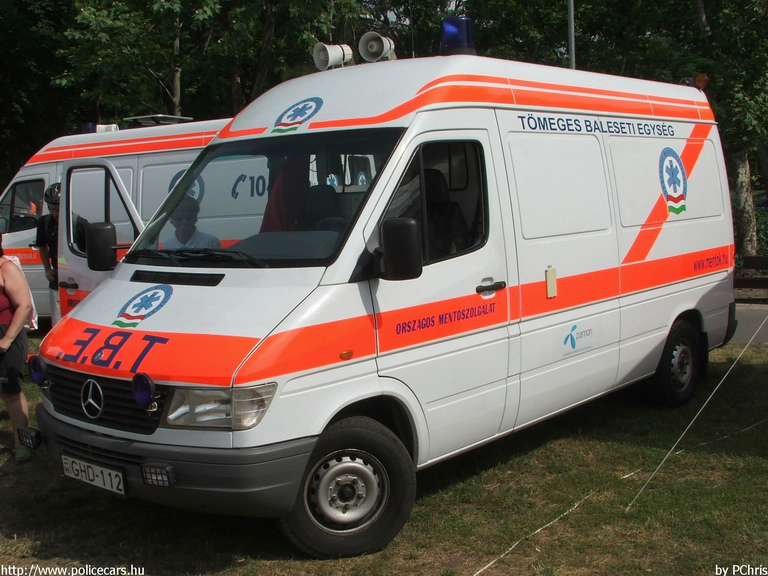 Mercedes Sprinter, Országos Mentõszolgálat, fotó: PChris
Keywords: mentő mentőautó OMSZ magyar magyarország GHD-112