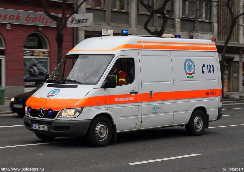Mercedes-Benz Sprinter 313 CDI, Budapest, Országos Mentõszolgálat, fotó: HNorbert
Keywords: mentő mentőautó OMSZ magyar Magyarország JIW-351