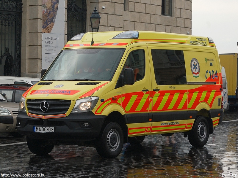 Mercedes-Benz Sprinter II facelift 316 CDI 4x4, Országos Mentõszolgálat, fotó: MBen
Keywords: mentő mentőautó magyar Magyarország OMSZ MA06-03