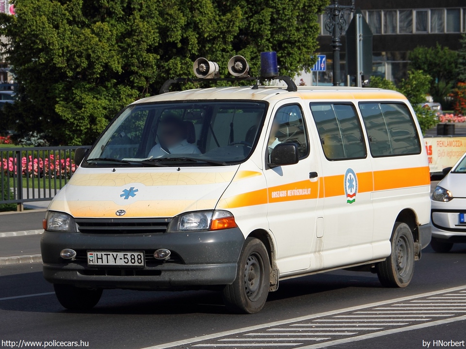 Toyota Hiace, Országos Mentõszolgálat, fotó: HNorbert
Keywords: mentő mentőautó OMSZ magyar Magyarország HTY-588 ambulance hungarian Hungary