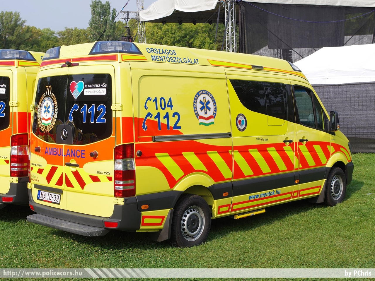 Mercedes-Benz Sprinter II facelift 316CDI Profile, Heros, Országos Mentõszolgálat, fotó: PChris
Keywords: magyar Magyarország mentő mentőautó OMSZ Hungary hungarian ambulance MA10-39