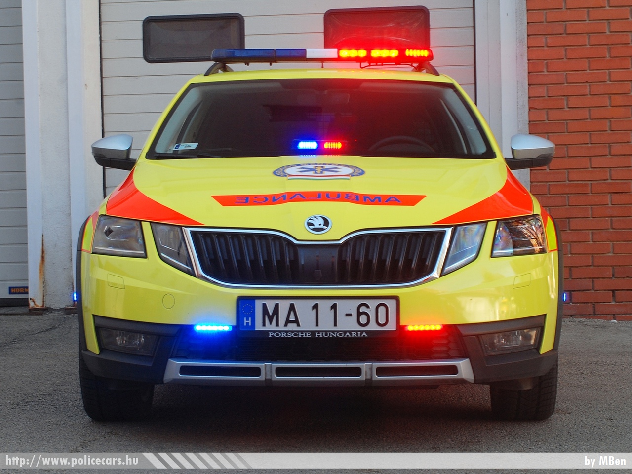 Skoda Octavia III facelift, Országos Mentõszolgálat, fotó: MBen
Keywords: magyar Magyarország mentő mentőautó Hungary hungarian ambulance MA11-60 OMSZ