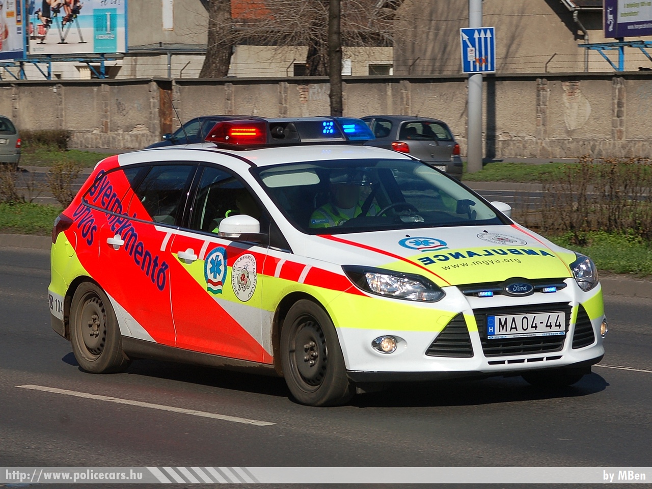 Ford Focus, Magyar Gyermekmentõ Alapítvány, fotó: MBen
Keywords: mentő magyar Magyarország mentőautó ambulance Hungary hungarian MA04-44