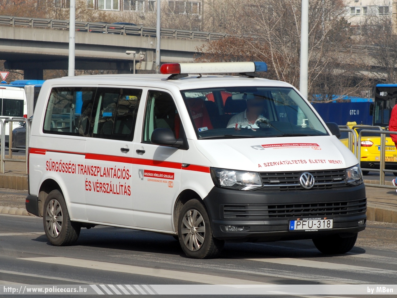 Volkswagen Transporter T5, Országos Vérellátó Szolgálat, fotó: MBen
Keywords: mentő magyar Magyarország mentőautó ambulance Hungary hungarian PFU-318