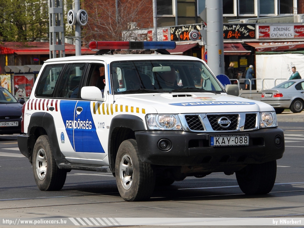 Nissan Patrol, fotó: HNorbert
Keywords: magyar Magyarország rendőr rendőrautó rendőrség Hungary hungarian police policecar KAY-088