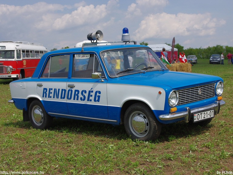 Lada 2101, fotó: PChris
Keywords: rendőr rendőrautó rendőrség magyar Magyarország