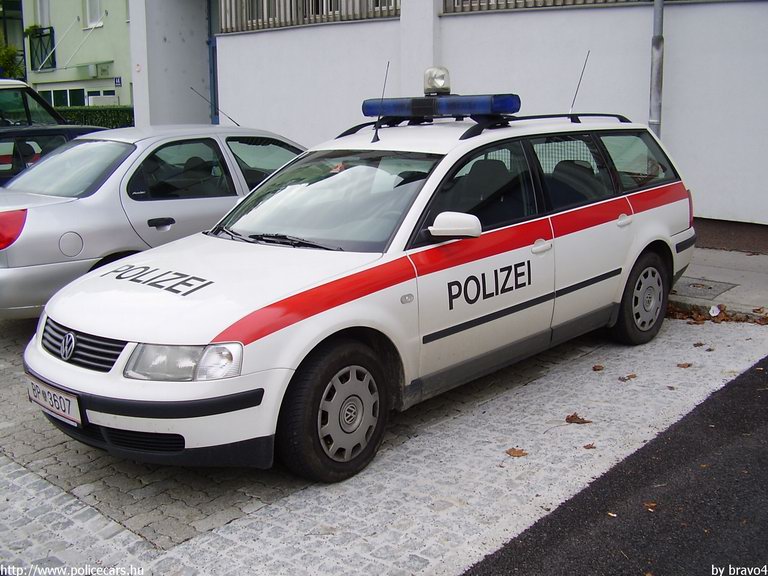 Volkswagen Passat, fotó: bravo4
Keywords: Ausztria osztrák rendőr rendőrautó rendőrség police policecar Austria