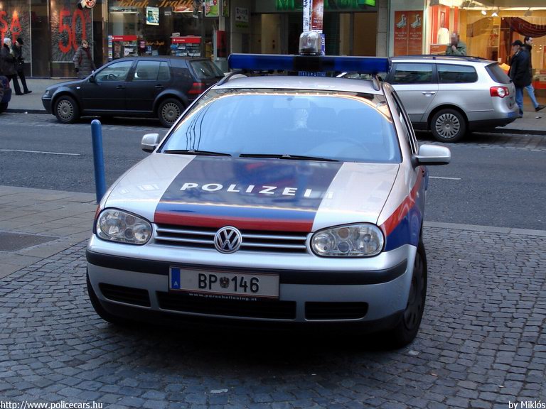 Volkswagen Golf, fotó: Miklós
Keywords: Ausztria osztrák rendőr rendőrautó rendőrség police policecar Austria