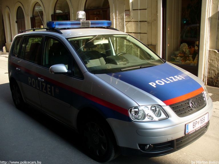 Volkswagen Touran, fotó: Márton Balázs
Keywords: Ausztria osztrák rendőr rendőrautó rendőrség police policecar Austria