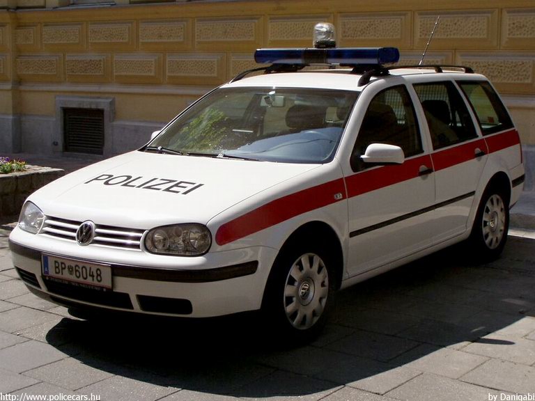 Volkswagen Golf, fotó: Danigabi
Keywords: Ausztria osztrák rendőr rendőrautó rendőrség police policecar Austria