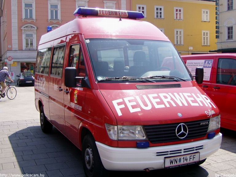 Mercedes Sprinter, fotó: Danigabi
Keywords: Ausztria osztrák tûzoltó tûzoltóautó tûzoltóság