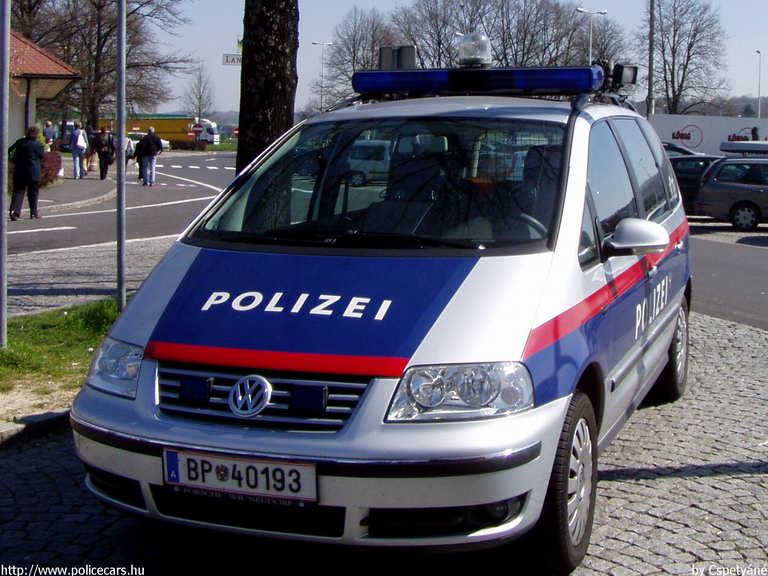 Volkswagen Sharan, fotó: Cspetyáné
Keywords: Ausztria osztrák rendőr rendőrautó rendőrség police policecar Austria