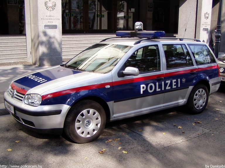 Volkswagen Golf, fotó: Danigabi
Keywords: Ausztria osztrák rendőr rendőrautó rendőrség police policecar Austria