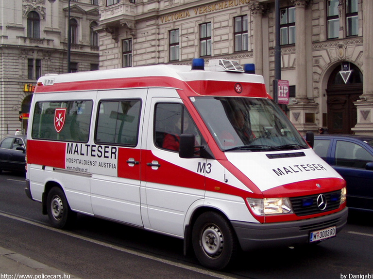 Mercedes Sprinter, fotó: Danigabi
Keywords: Ausztria osztrák mentő mentőautó