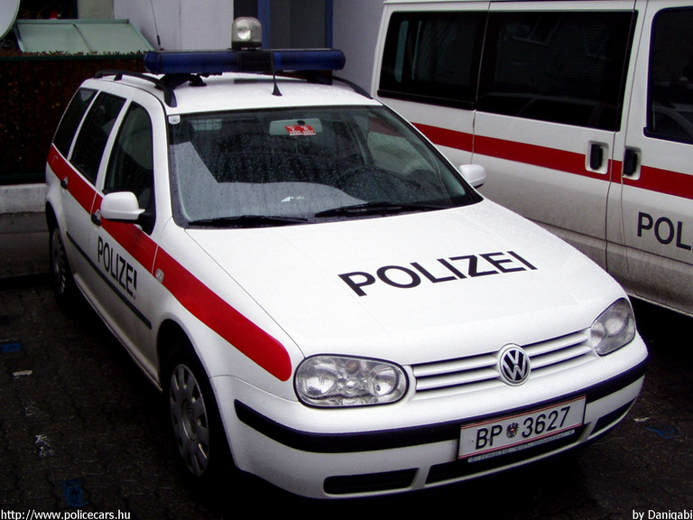 Volkswagen Golf, fotó: Danigabi
Keywords: Ausztria osztrák rendőr rendőrautó rendőrség police policecar Austria