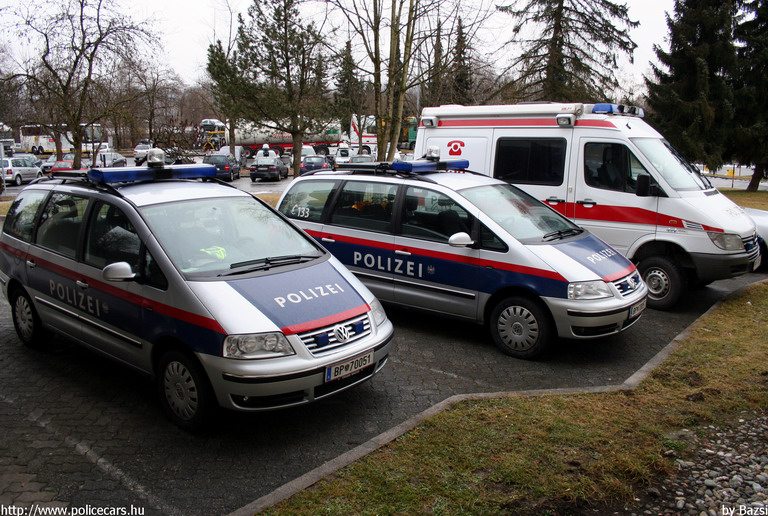 Volkswagen Sharan, Mercedes Sprinter, fotó: Bazsi
Keywords: Ausztria osztrák rendőr rendőrautó rendőrség police policecar Austria