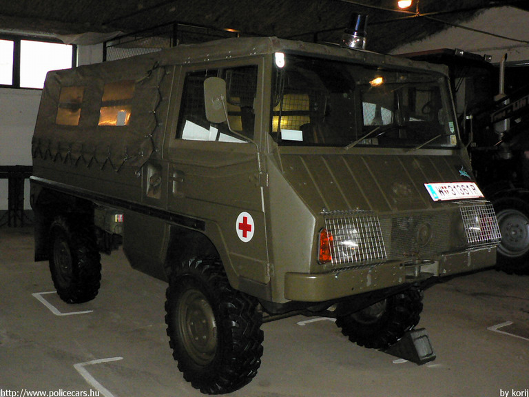 Steyr-Puch Pinzgauer, fotó: korij
Keywords: Ausztria osztrák mentő mentőautó katonai