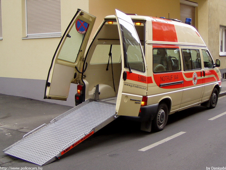 VW Transporter T4, fotó: Danigabi
Keywords: Ausztria osztrák mentőautó mentő