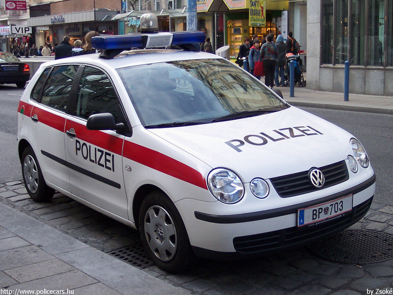Volkswagen Polo, fotó: Zsoké
Keywords: Ausztria osztrák rendőr rendőrautó rendőrség police policecar Austria