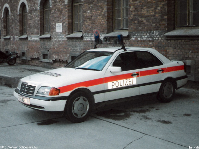 Mercedes C, fotó: Pali
Keywords: Ausztria osztrák rendőr rendőrautó rendőrség police policecar Austria