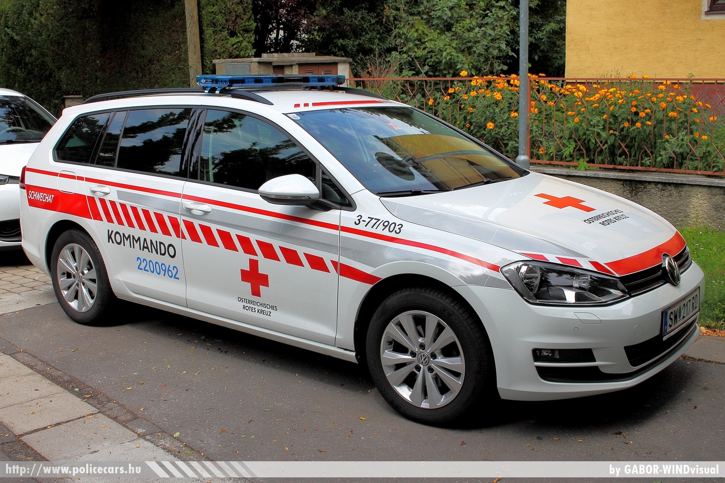 Volkswagen Golf VII Variant, Österreichisches Rotes Kreuz, fotó: GABOR-WINDvisual
Keywords: osztrák Ausztria mentő mentőautó ambulance austrian Austria