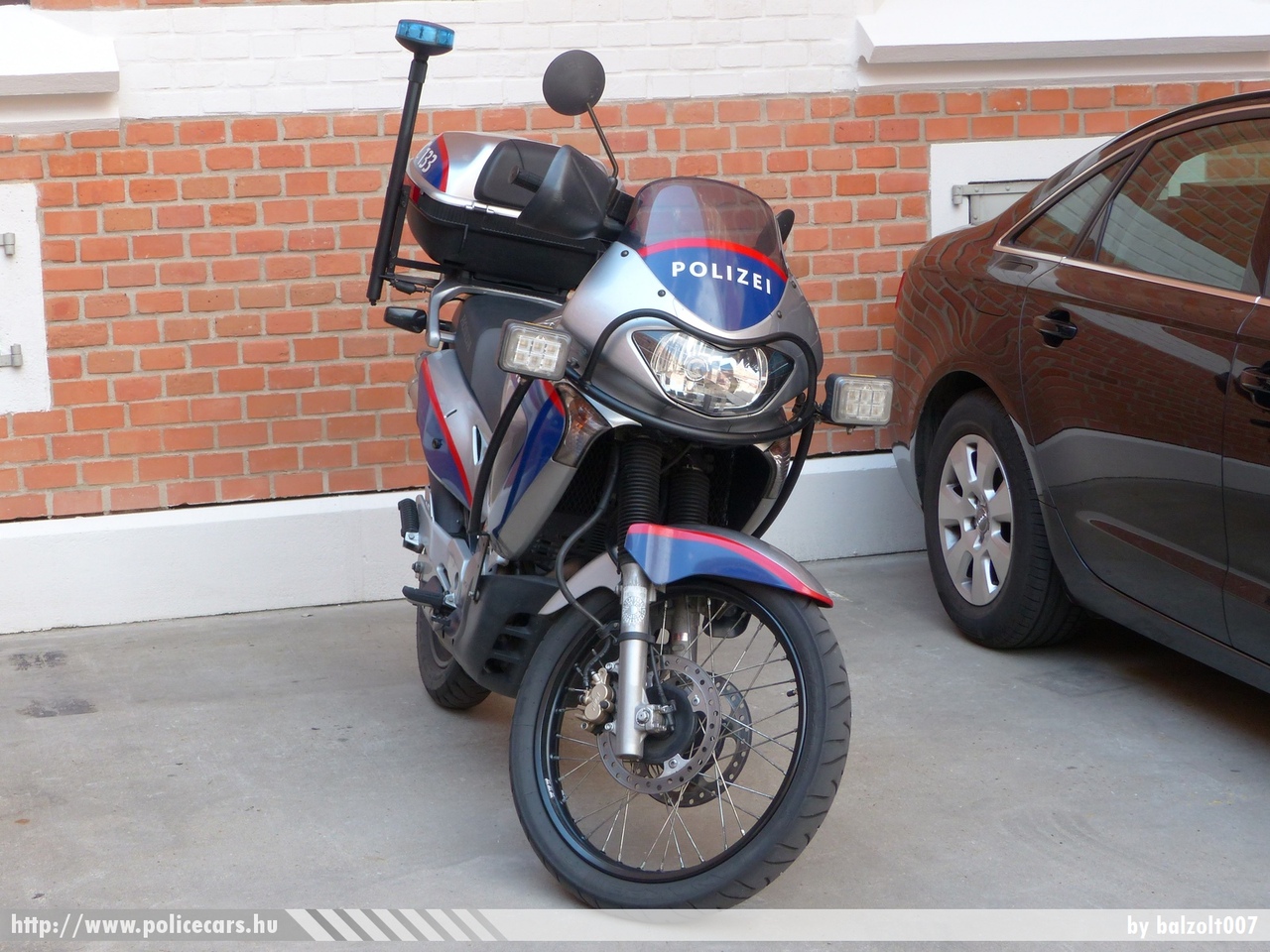 fotó: balzolt007
Keywords: osztrák Ausztria rendőr rendőrmotor rendőrség police policebike Austria austrian