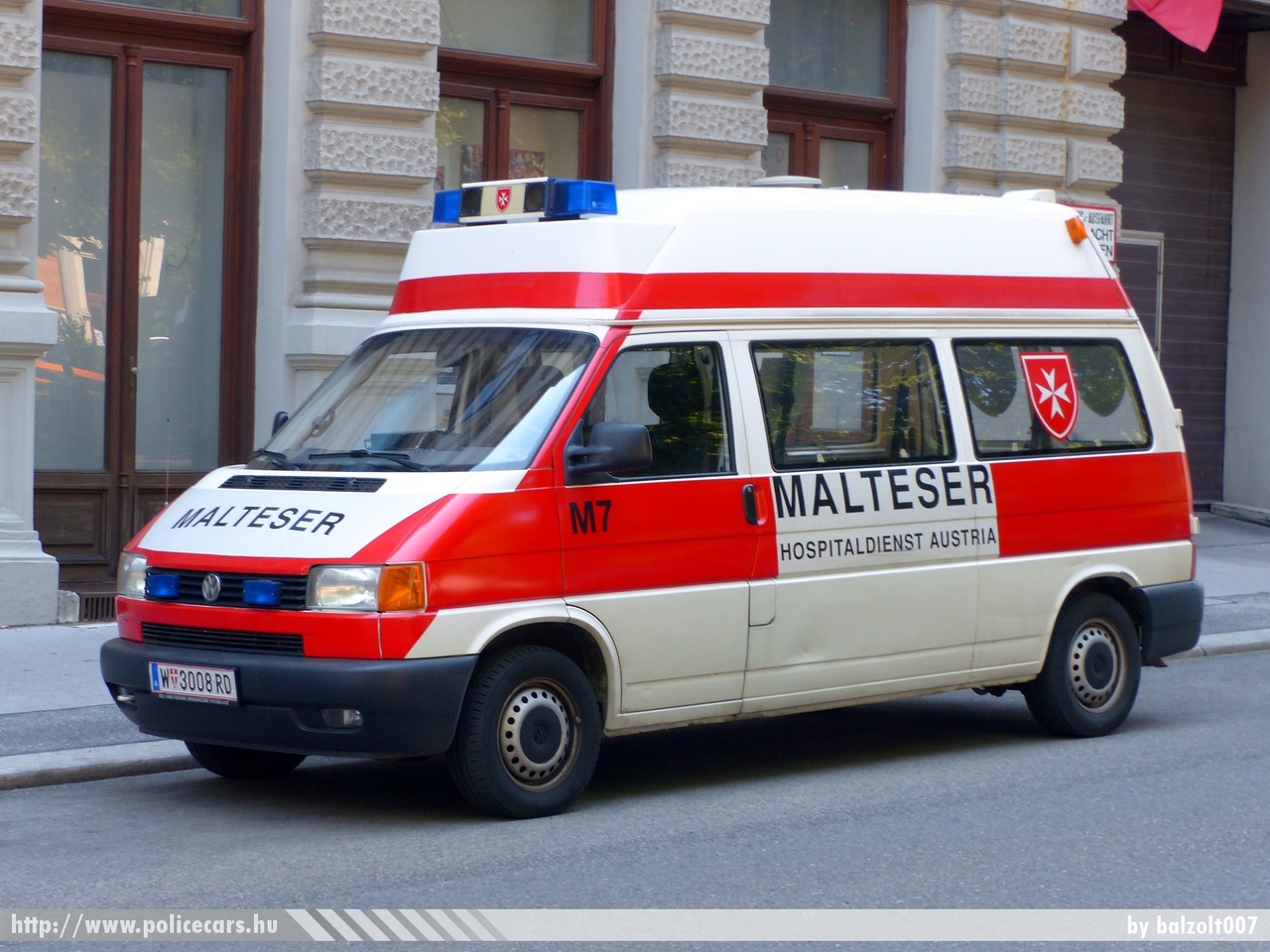 Volkswagen Transporter T4, fotó: balzolt007
Keywords: osztrák Ausztria mentő mentőautó ambulance austrian Austria