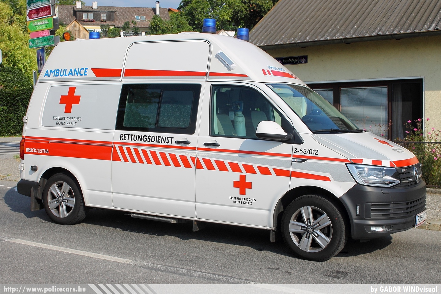 Volkswagen Transporter T6, Österreichisches Rotes Kreuz, fotó: GABOR-WINDvisual
Keywords: osztrák Ausztria mentő mentőautó ambulance austrian Austria