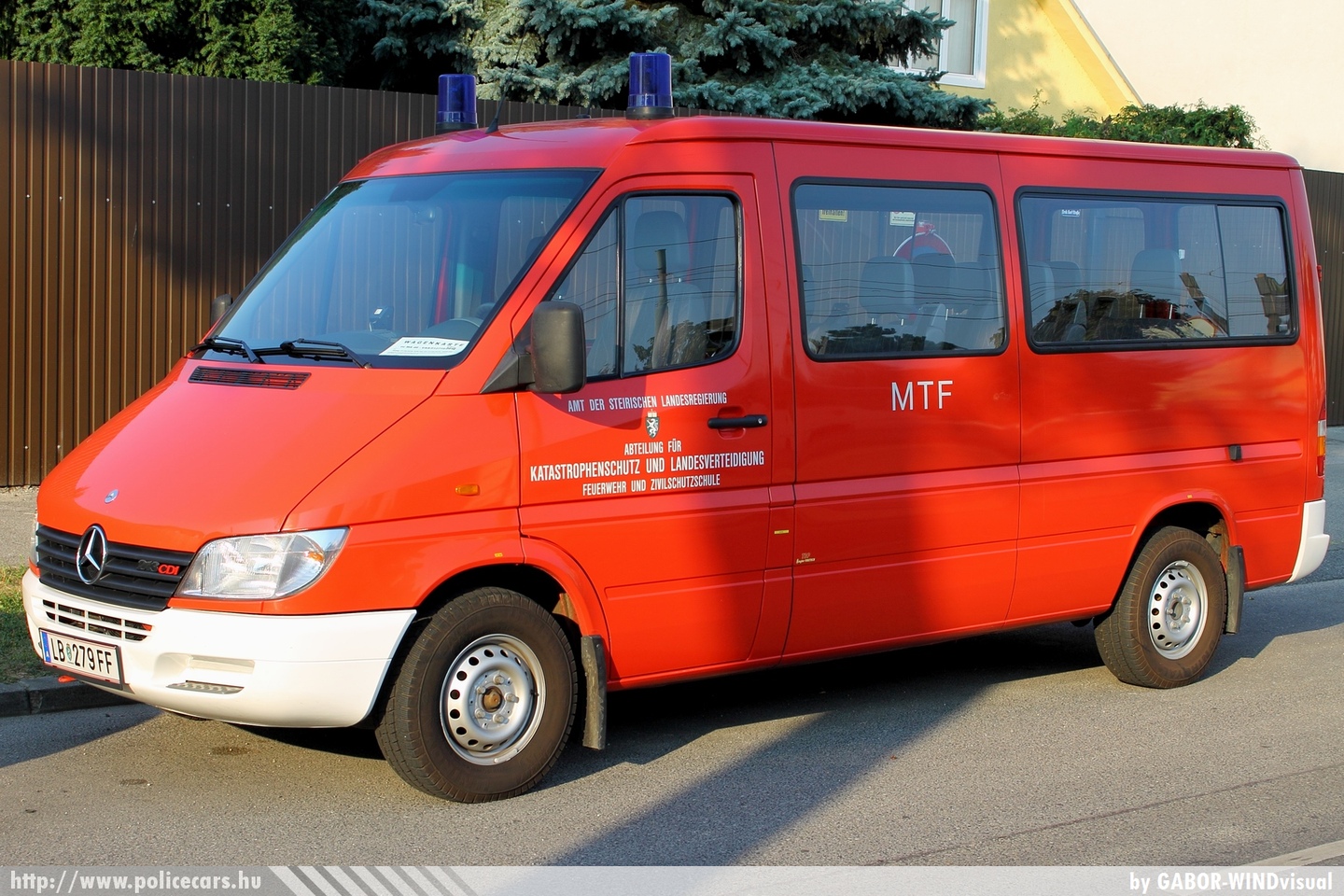 Mercedes Sprinter, fotó: GABOR-WINDvisual
Keywords: osztrák Ausztria tûzoltó tûzoltóautó tûzoltóság fire firetruck Austria