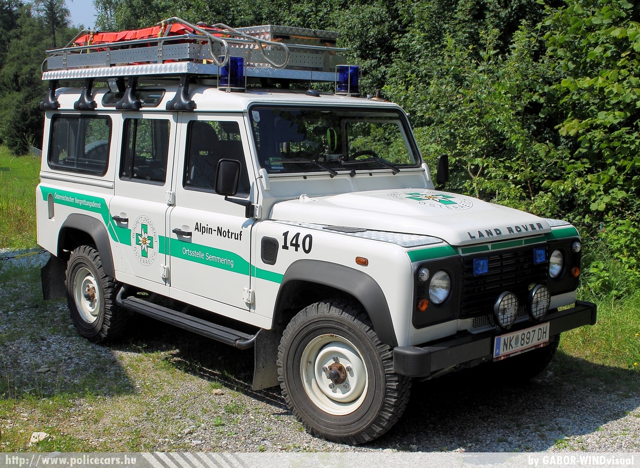 Land Rover Defender, fotó: GABOR- WINDvisual
Keywords: osztrák Ausztria Austria austrian mentő mentőautó ambulance