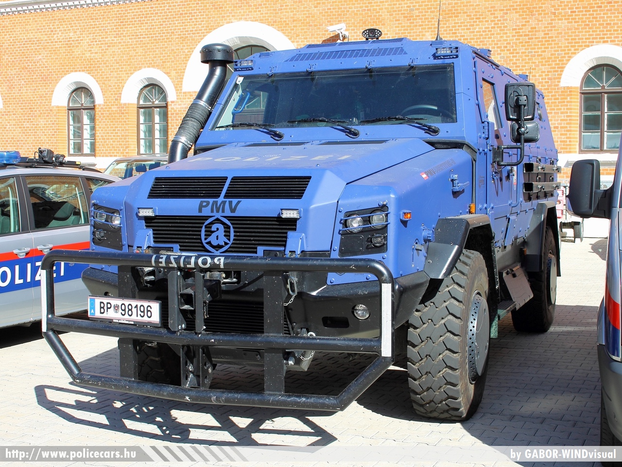 RMMV Survivor R, fotó: GABOR-WINDvisual
Keywords: osztrák Ausztria rendőr rendőrautó rendőrség police policecar Austria austrian