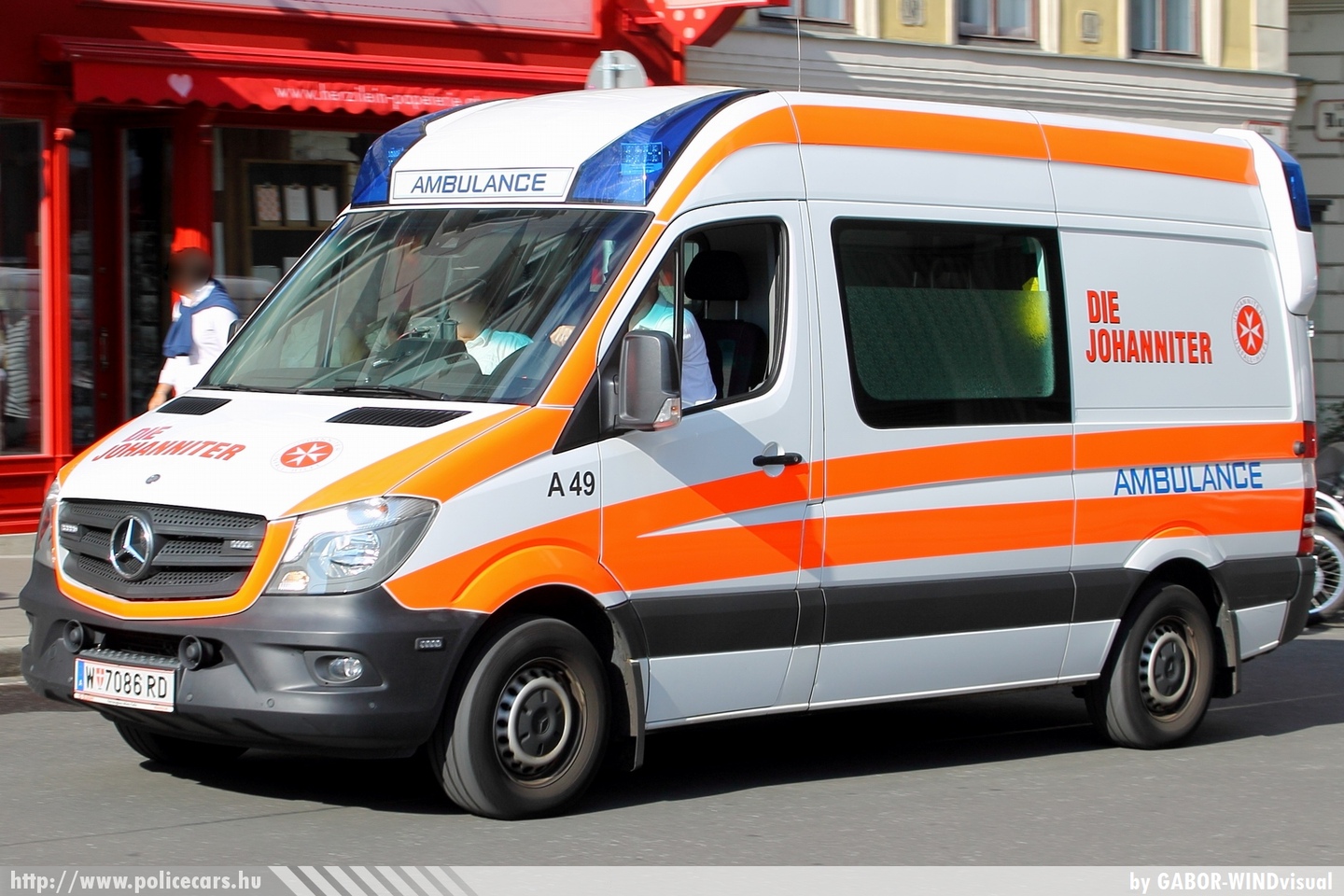 Mercedes Sprinter II, fotó: GABOR- WINDvisual
Keywords: osztrák Ausztria mentő mentőautó ambulance austrian Austria