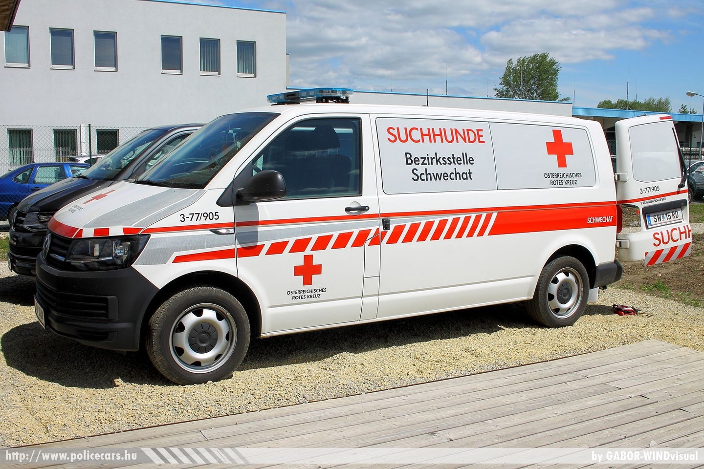 Volkswagen Transporter T6, Österreichisches Rotes Kreuz, fotó: GABOR- WINDvisual
Keywords: osztrák Ausztria mentő mentőautó ambulance austrian Austria