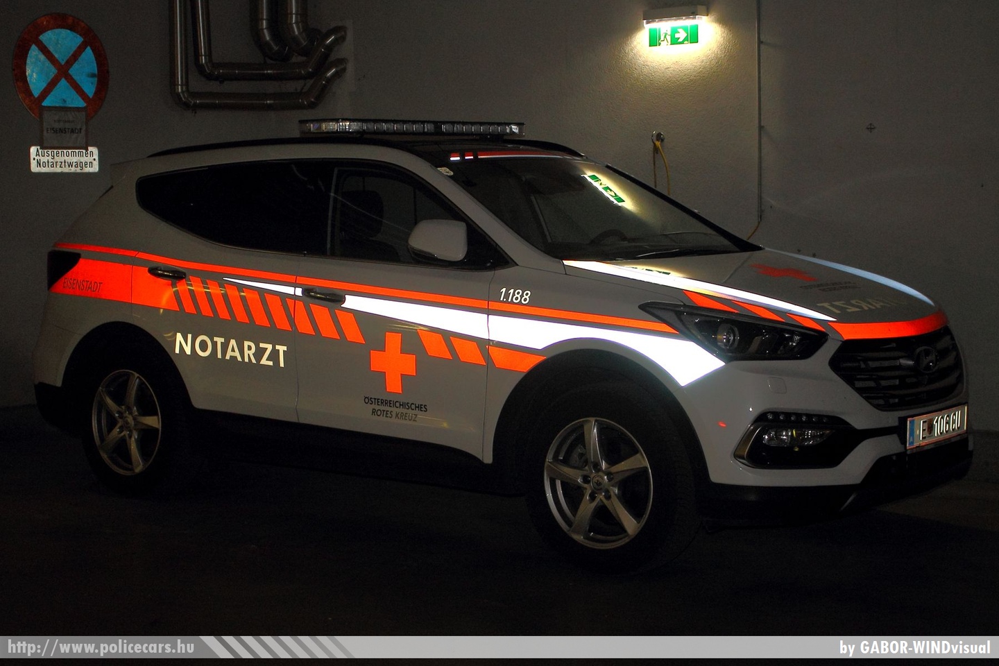 Hyundai Santa Fe, Österreichisches Rotes Kreuz, fotó: GABOR- WINDvisual
Keywords: osztrák Ausztria mentő mentőautó ambulance austrian Austria