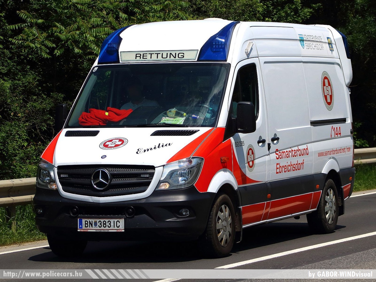 Mercedes Sprinter II facelift, Österreichisches Rotes Kreuz, fotó: bzsk
Keywords: osztrák Ausztria mentő mentőautó ambulance austrian Austria