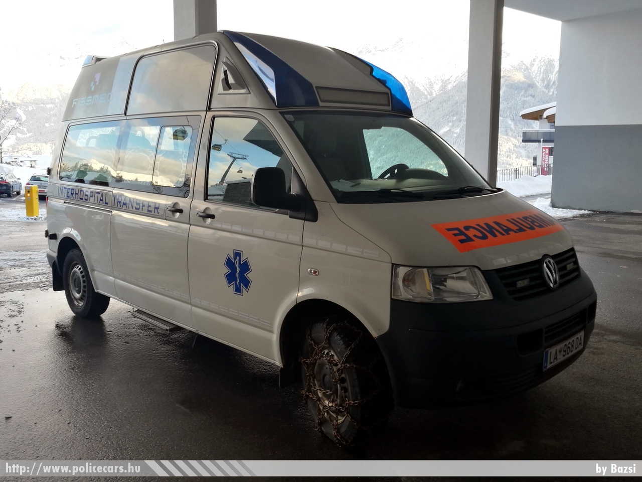 Volkswagen Transporter T5, fotó: Bazsi
Keywords: osztrák Ausztria mentő mentőautó ambulance austrian Austria