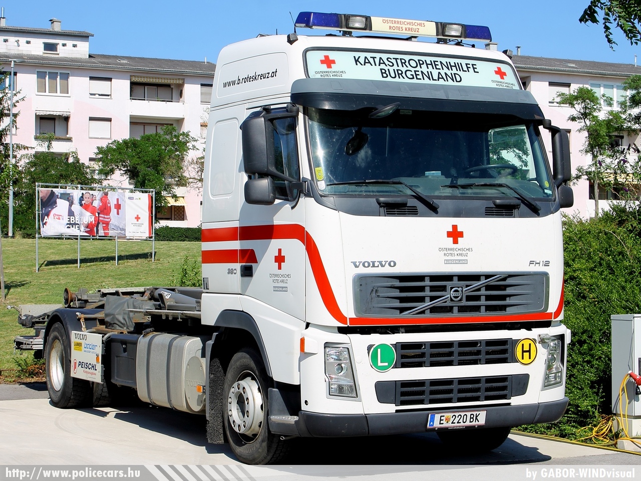 Volvo FH12, Österreichisches Rotes Kreuz, fotó: GABOR-WINDvisual
Keywords: osztrák Ausztria mentő mentőautó ambulance austrian Austria