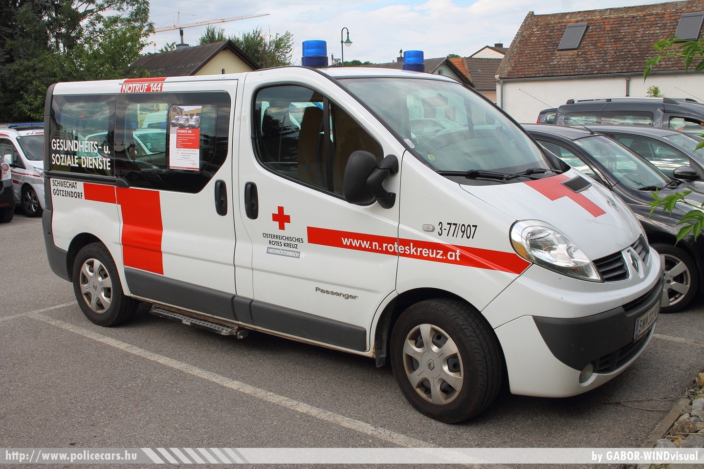Renault Trafic, Österreichisches Rotes Kreuz, fotó: GABOR- WINDvisual
Keywords: osztrák Ausztria mentő mentőautó ambulance austrian Austria
