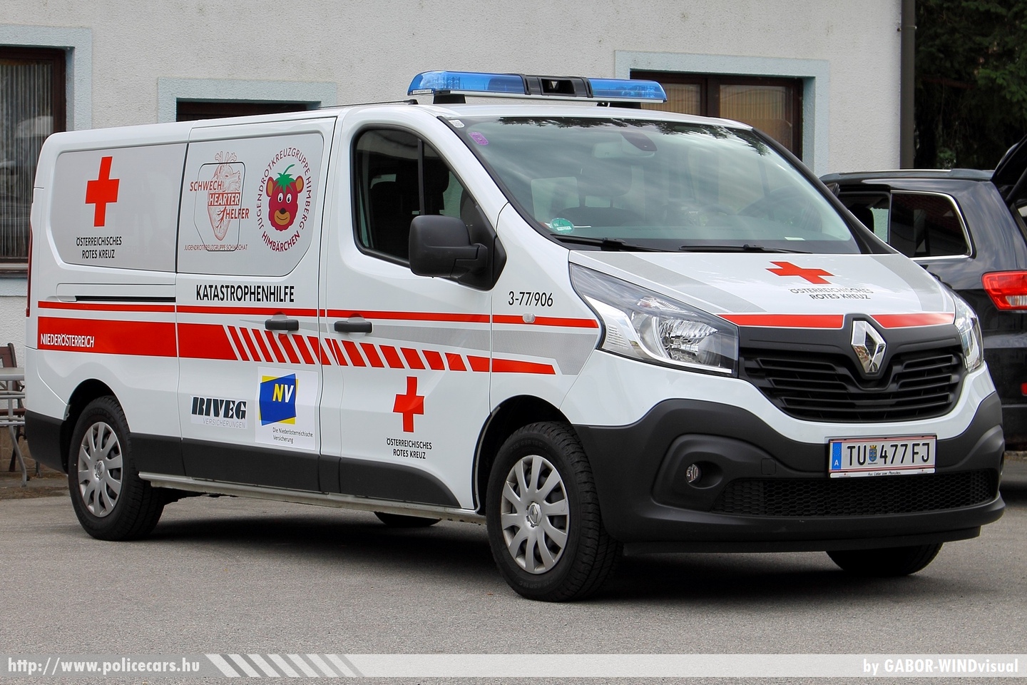 Renault Trafic, Österreichisches Rotes Kreuz, fotó: GABOR- WINDvisual
Keywords: osztrák Ausztria mentő mentőautó ambulance austrian Austria