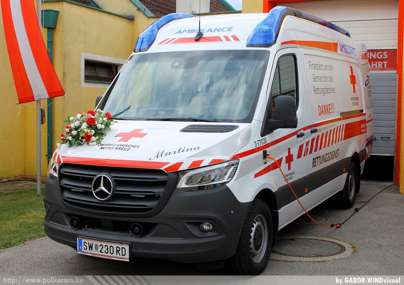 Mercedes Sprinter III, Österreichisches Rotes Kreuz, fotó: GABOR- WINDvisual
Keywords: osztrák Ausztria mentő mentőautó ambulance austrian Austria