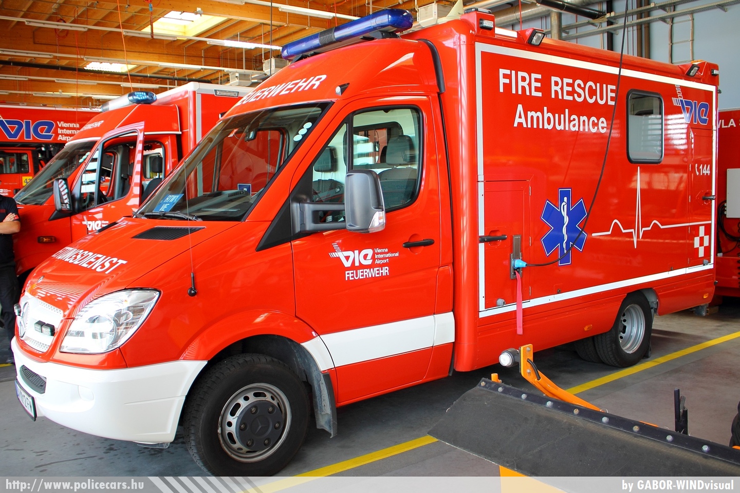 Mercedes Sprinter II, Vienna International Airport, fotó: GABOR-WINDvisual
Keywords: osztrák Ausztria tûzoltó tûzoltóautó tûzoltóság fire firetruck Austria